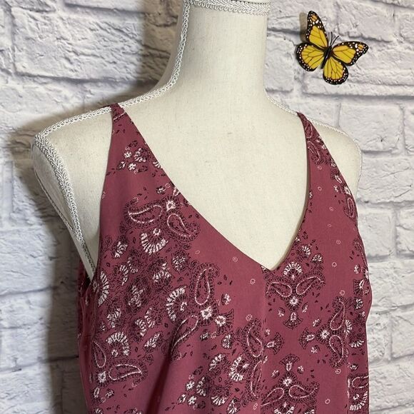 KISMET Sleeveless Double V-Neck Tank Size Extra Small - Picture 4 of 12